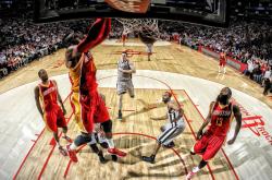 开云体育下载-羽坛双线震撼，马来西亚军团碾压印度，石宇奇跨越纪录铸就新传奇