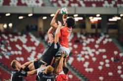 开云体育在线-孤军与群狼，当法拉利碾压红牛二队，汉密尔顿扛起梅赛德斯全队