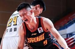 开云体育下载-CBA赛场上瞬息万变,球员们面对挑战勇往直前的简单介绍