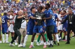 开云官网-切尔西客场不敌博尔顿，遭遇两连败