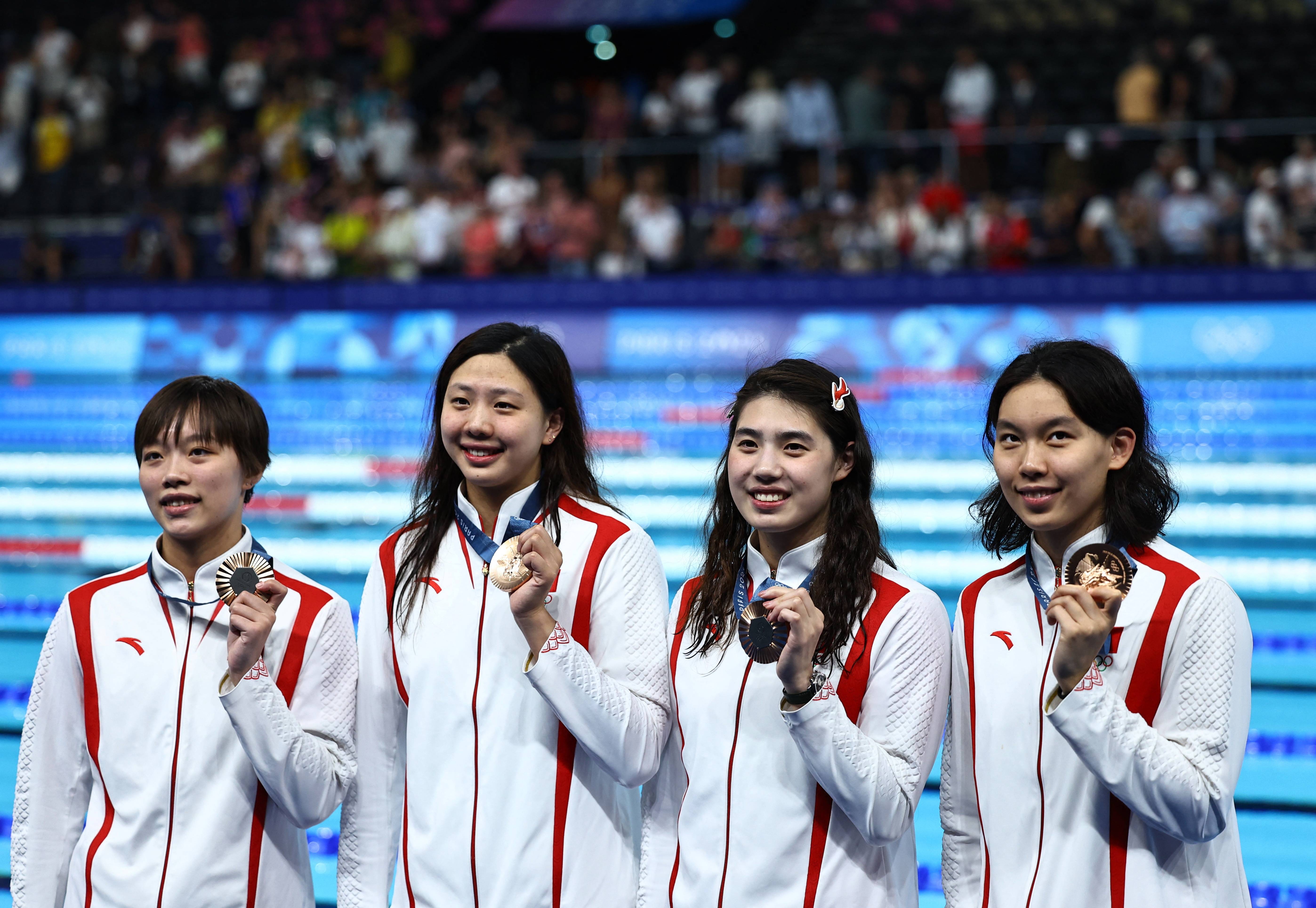 中国女队豪取胜利，超越自我创造奇迹