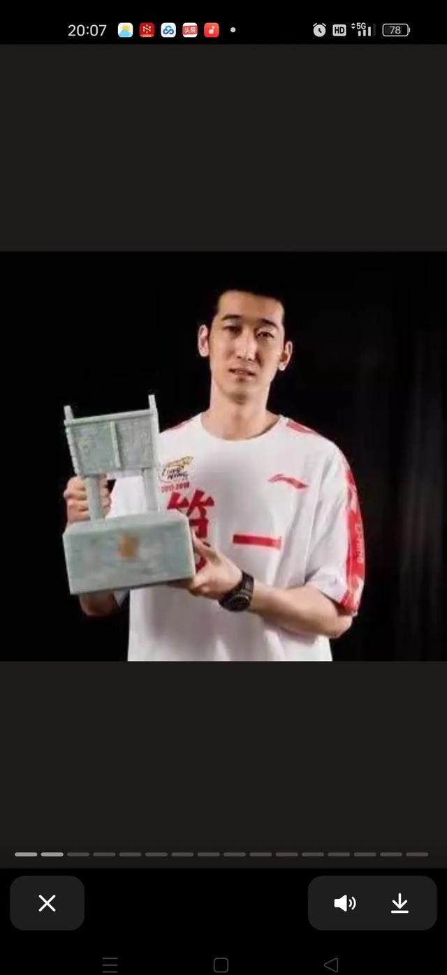 多特蒙德前锋勒万多夫斯基出击核心，锋线得分王