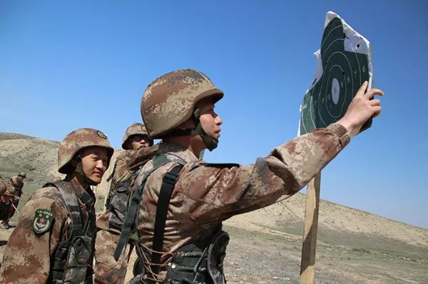 冲锋陷阵！竞技场上火药味十足