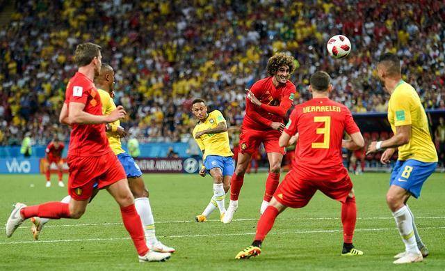 俄罗斯队客场逆转乌克兰，锁定欧预赛四强位置