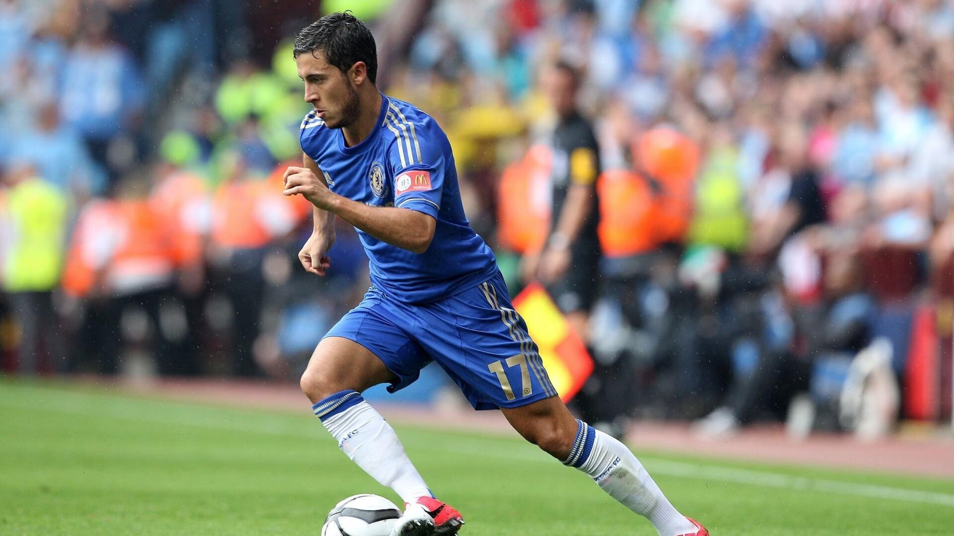 引擎轰鸣夜与极限过弯,当F1红线对撞莫兰特突破