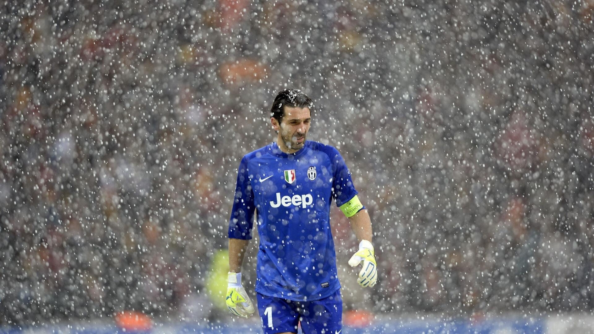 双星闪耀,举世无双,伊朗爆冷南非,萨卡在西决生死战接管比赛